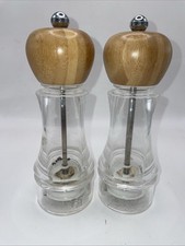 PAMPERED CHEF Bamboo Salt & Pepper Grinders • Pair • 7