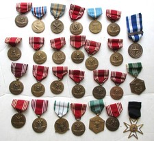 Lot of 37 US Medals: WWII-Vietnam picture