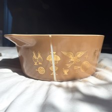 RARE MISPRINT Vintage Early American Pyrex Cinderella Bowl 2.5 QT With Lid picture