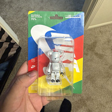 Medicom Toy Be@rbrick Bearbrick Nike SB White 70% PVC Figure Opened picture