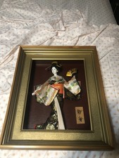 Vintage Oyama Japanese Geisha Doll Kyugetsu in A Beautiful Shadow box RARE picture