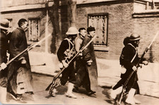 1932 CHINESE WAR FLOYD GIBBONS INTERVIEW NOMURA PRESS SHANGHAI PHOTO C46 picture