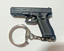 GLOCK 17 Gen5 9MM Black Handgun Pistol Keychain - Brand New picture