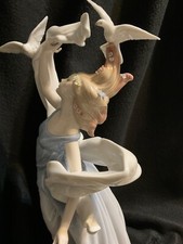 Lladro Figurine “New Horizons