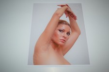 Raquel Welch pinup 8x10 glossy photo Busty Sexy Gorgeous Cleavage 1919 picture