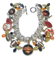 TAMPA BAY BUCCANEERS NEW ITEM Premium Custom Made Charm Bracelet. . picture