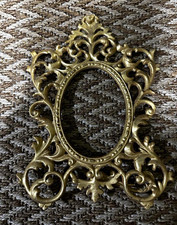 Ornate Antique Gold Tone Metal Oval Photo Frame Victorian Scroll. Wall Decor. picture