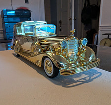 National Motor 1:32 1933 Cadillac Town Car Gold Plated Diecast Model Car picture