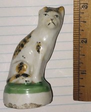 Antique 19thC Staffordshire Pottery Calico Cat Figurine 3