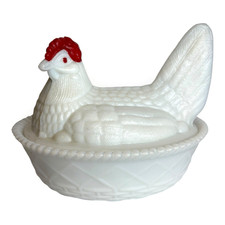 Vtg 1950's Westmoreland White Milk Glass Hen on Nest Covered Dish Red Comb 5.25