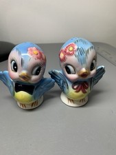 Vintage Lefton Kitschy Mr & Mrs Bluebird Figurines Salt & Pepper Shaker Japan picture
