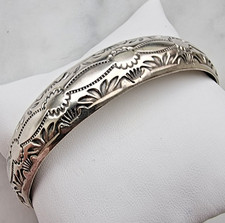 Albert Bighand Navajo Vintage 925 Sterling Silver Bangle Bracelet 8 