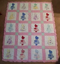 Vintage Hand Sewn Sunbonnet Sue w/Pink Scalloped Edge Quilt 81” X 67” Blanket picture