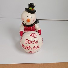 Vintage Ceramic Snowman Pushing Snowball Salt & Pepper Shaker Set Snow Much picture