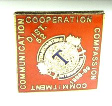 Toastmasters International Pin Dist 52 1988-89 Vintage Enamel Tie Tack Lapel picture