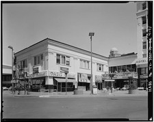 95. Pioneer Plaza, 125 movie theater, entrance theater building left theater - picture