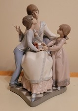 Retired Lladro 5596 A Gift of Love Figurine Mother's Day Artist Signed 1991... picture