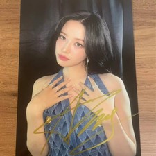 IVE Yujin Autograph Photos Signature Fidelity 6 Inch Gift Signature Yujin安宥真 picture