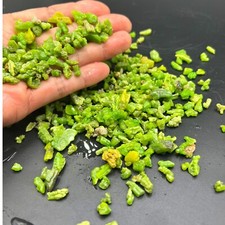 Beautiful natural pyromorphite specimen healing [Lots of loose stones 40g] picture