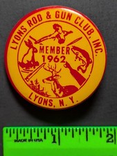 Vintage 1962 Lyons New York Rod & Gun Club Pinback Pin picture