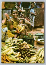 Postcard Republic of Ghana Accra Woman Baby Market Bananas 6x4 1980  Q436 picture