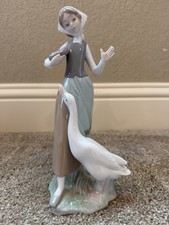 Vintage Lladro Figurine Girl Feeding Goose # 1052 Retired - Spain picture