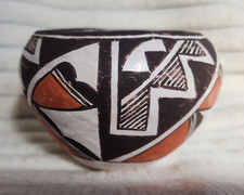 Acoma Pueblo Polychrome Pot by Native American Artist Lucy M. Lewis Signed picture