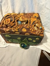 Vintage Jeweled Wooden Treasure Box Hand Made Storage Chest Frog outdoor  picture