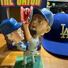 Los Angeles Dodgers “The Catch” Andy Pages & Kiké Hernández Bobblehead 9/6/2026 picture