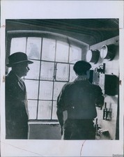 1938 Photo German Student & Observer In Power Room Witzenhausen Education 7x9 picture