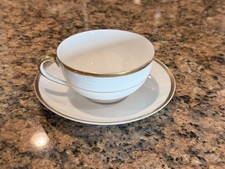 Vintage Noritake M Wreath Japan Gold Trim Tea Cups Set of 4 + 1 Saucer picture