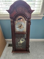Beautiful Cherry Howard Miller Wall Clock 