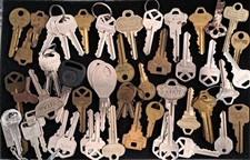 Large Lot Of 65 Vintage Keys Various Makers Key Lot picture