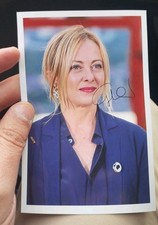 Photo - Politics - Giorgia Meloni - Italy - Minister - Government - Dedication picture