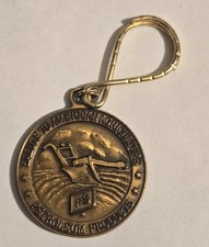 VTG FS Farmers Services Petroleum Salute To American Agriculture Keychain T24 picture