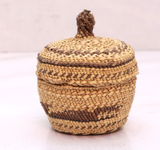 Makah Nuu-chah-nulth Native Woven Basket Pictorial 3.5