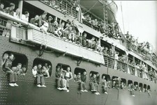 WW II Usa Photo ** Troop Ship Leaving Sydney ** picture