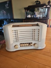 Vintage Truetone D-2616 Ivory Bakelite Tube AM Radio Parts Only picture