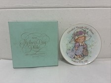 Avon Mothers Day 1981 Plate Cherished Moments Last Forever Porcelain 22k gold 5