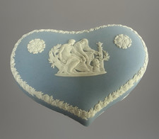 Nice 5'' Jasperware Wedgwood Heart Shaped Trinket Box Free Delivery picture
