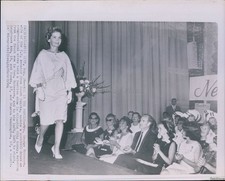 1964 Sen George Mcgovern Watches Wife Eleanor Modeling Politics Wirephoto 8x10 picture
