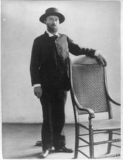 Photo:Charles J. Guiteau 1881 Portrait Standing by Chair picture