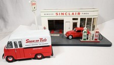 Danbury Mint SINCLAIR GAS STATION DISPLAY 1/24 w/ 2 Vehicles VW Beetle, SNAP-ON picture