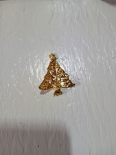 PRETTY VINTAGE GOLDTONE CHRISTMAS TREE PIN BROOCH STAR ON TOP picture
