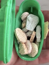 Full 1978 Topps MUNCHY MUMMIES Coffin Candy Container 2.5” Bubble Gum Green picture