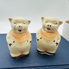 Shawnee Smiley Pig Salt and Pepper Shakers Vintage Ceramic Farmhouse Decor Peach picture