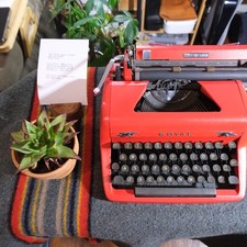 [FULLY FUNCTIONS] 1951 Royal Quiet DeLuxe Red Portable Typewriter w Case picture