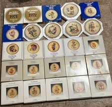 Complete Vintage 1971-1995 Hummel Goebel Annual Plate Collection, Entire Set picture