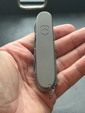NEW VICTORINOX Huntsman with TITANIUM Scales Swiss Army Knife GREAT picture