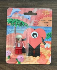 The Canvas Don Bad Bunny Un Verano Minifigure Figure Authentic NEW IN HAND picture